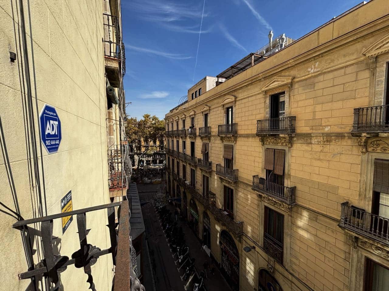 6 bedroom Flat for sale in Barcelona city - € 360,000 (Ref: 9453480)