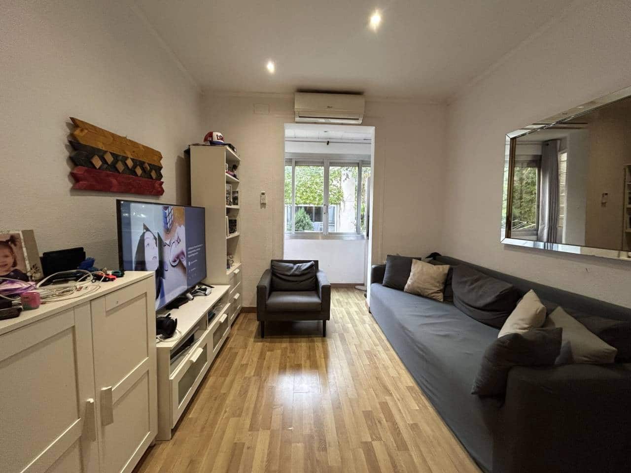 2 bedroom Flat for sale in Barcelona city - € 339,000 (Ref: 9453481)