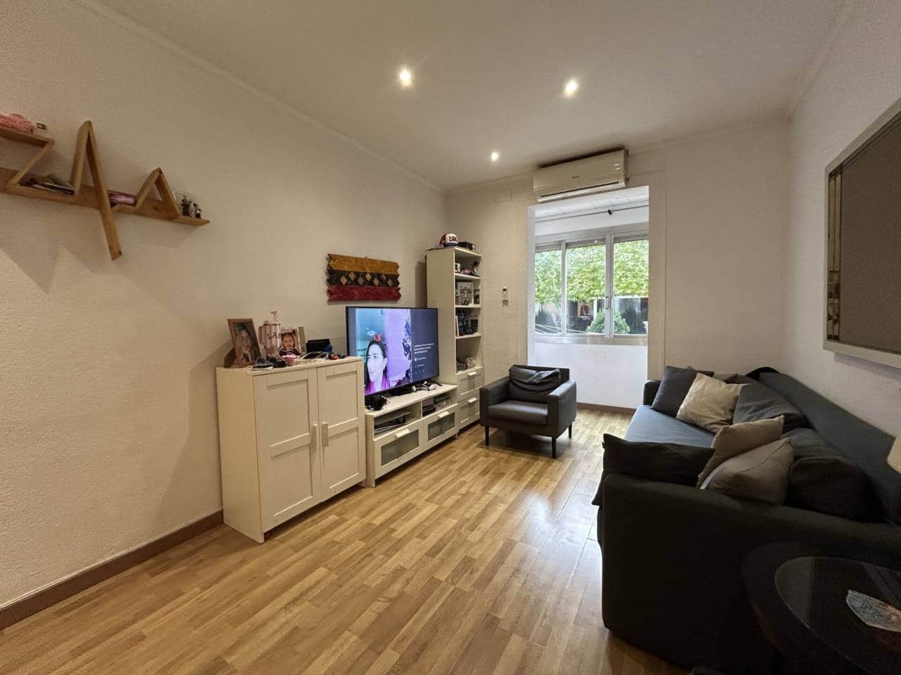 2 bedroom Flat for sale in Barcelona city - € 339,000 (Ref: 9453481)