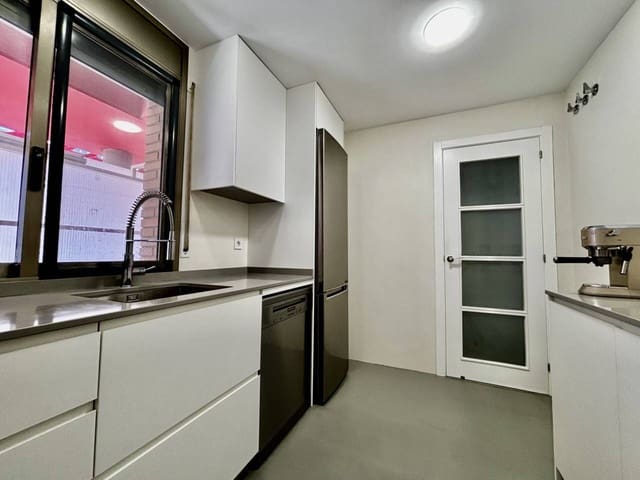 4 quarto Penthouse para venda em El Prat de Llobregat - 525 000 € (Ref: 9453482)