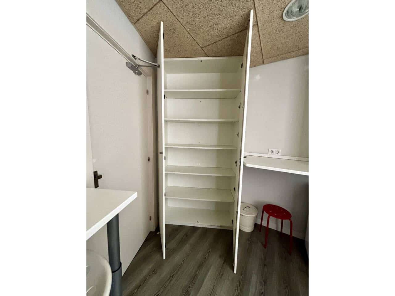 Kontor til salgs i Barcelona by - € 204 000 (Ref: 9453483)