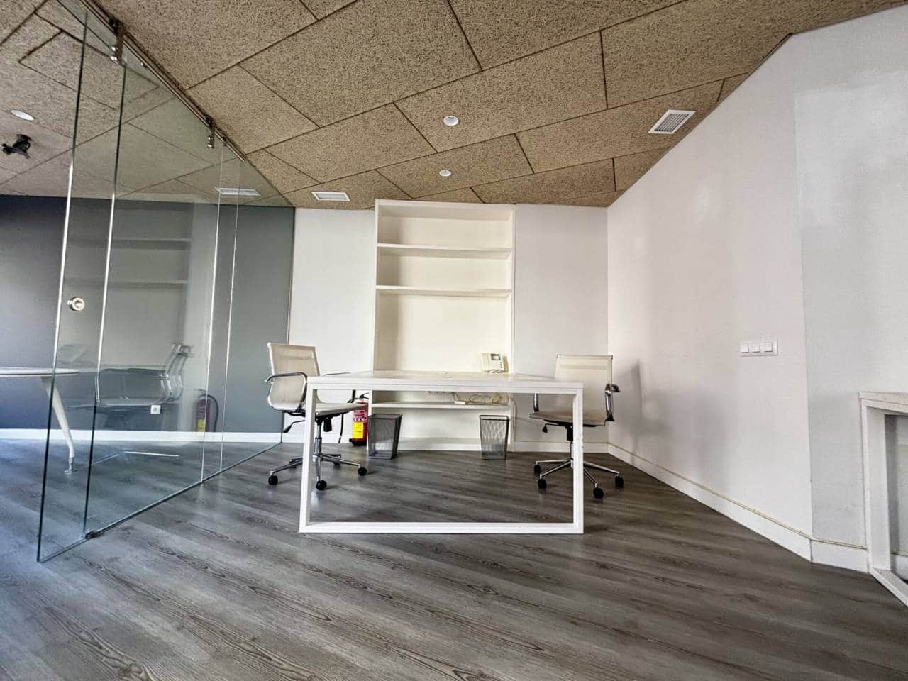 Kontor til salgs i Barcelona by - € 204 000 (Ref: 9453483)