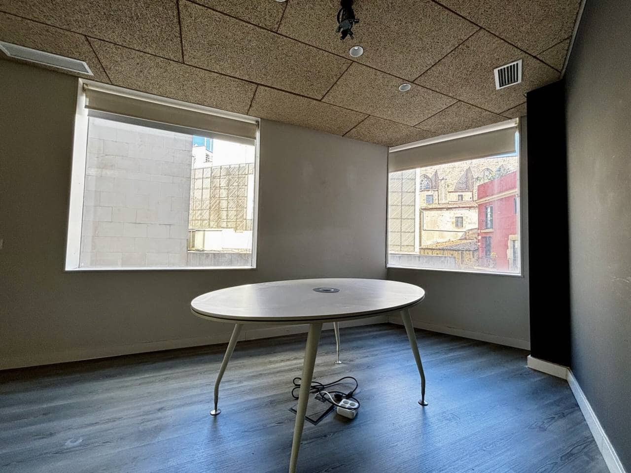 Kontor til salgs i Barcelona by - € 204 000 (Ref: 9453483)