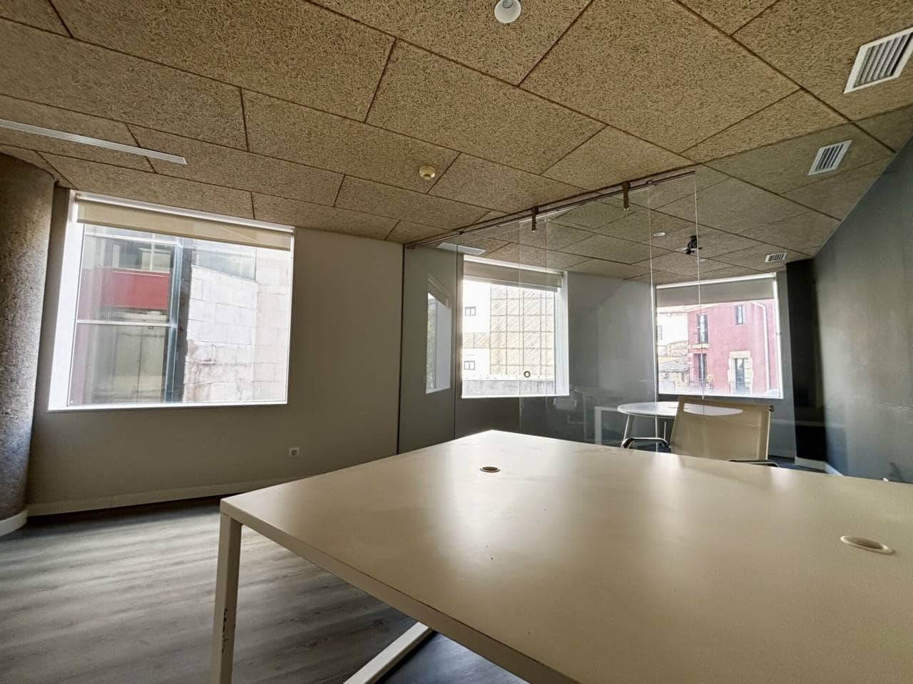 Kontor til salgs i Barcelona by - € 204 000 (Ref: 9453483)