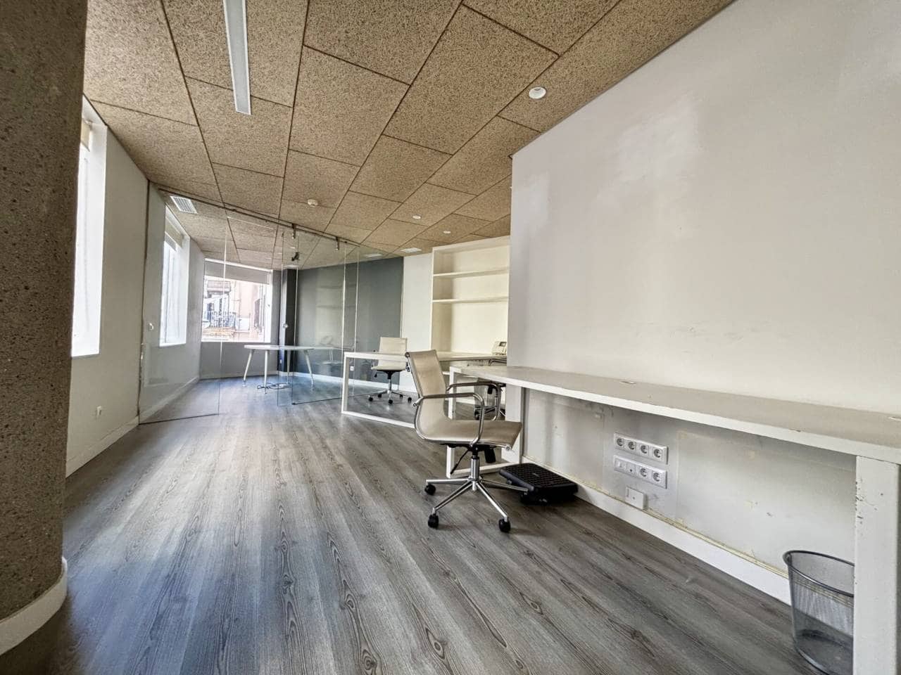 Kontor til salgs i Barcelona by - € 204 000 (Ref: 9453483)