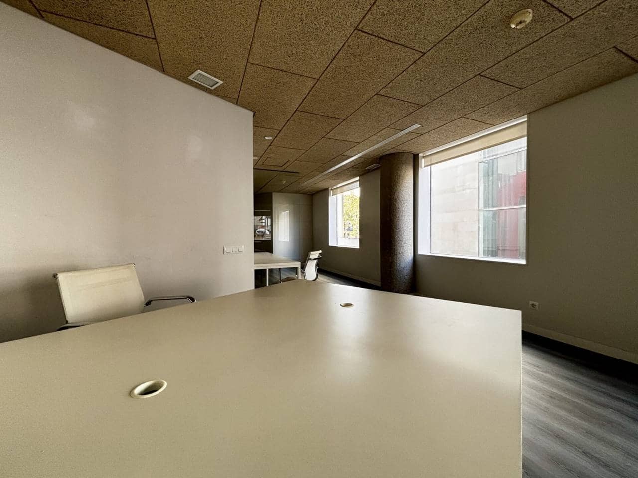 Kontor til salgs i Barcelona by - € 204 000 (Ref: 9453483)