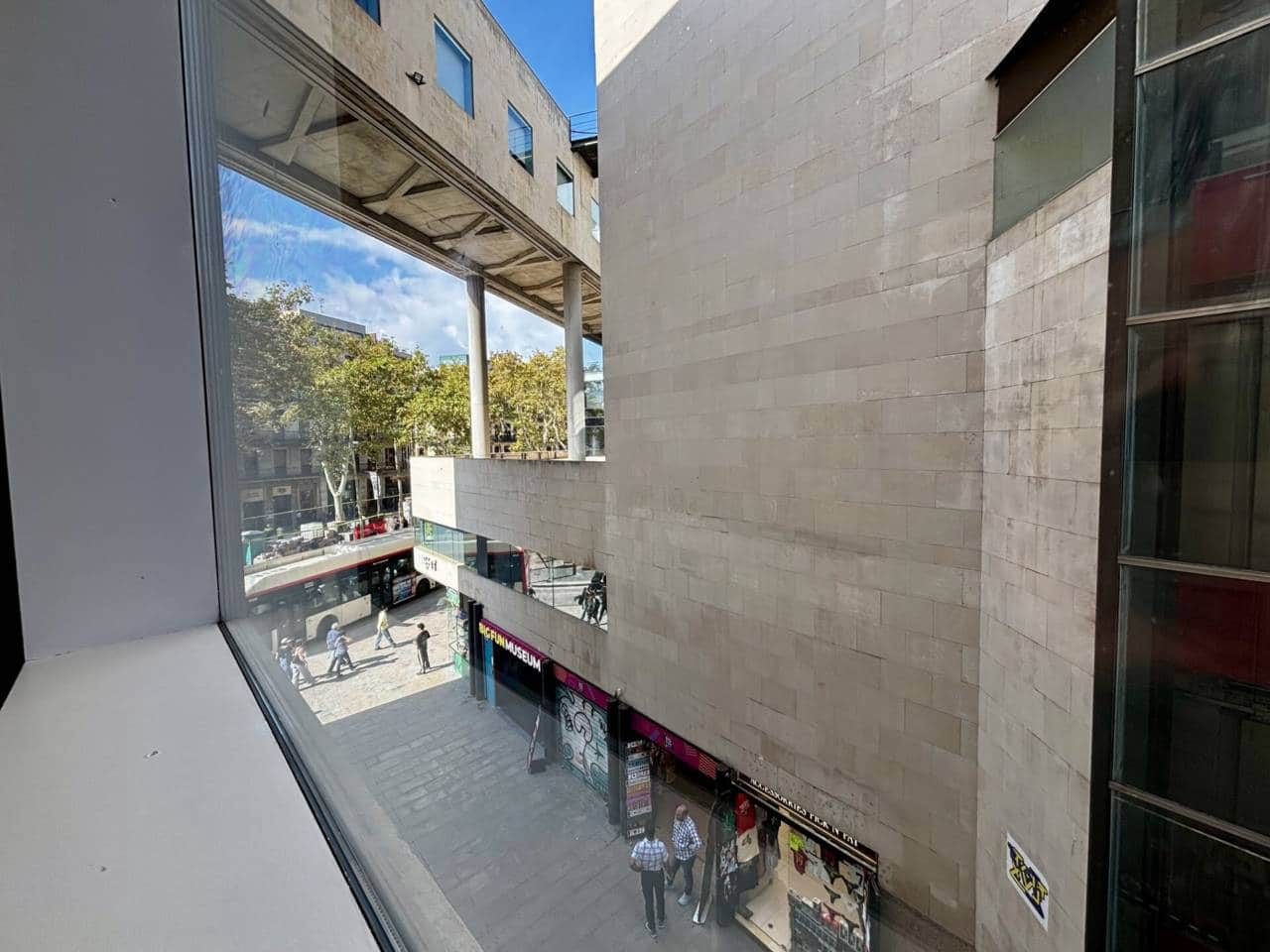 Kontor til salgs i Barcelona by - € 204 000 (Ref: 9453483)