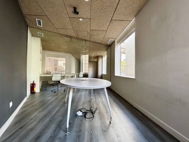 Kontor til salgs i Barcelona by - € 204 000 (Ref: 9453483)