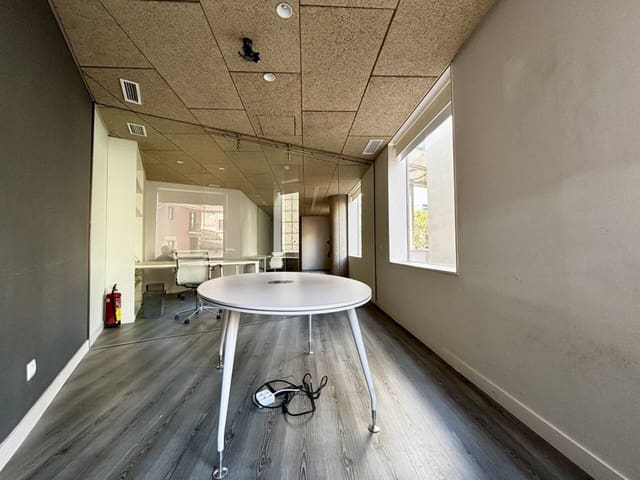 Kontor til salgs i Barcelona by - € 204 000 (Ref: 9453483)