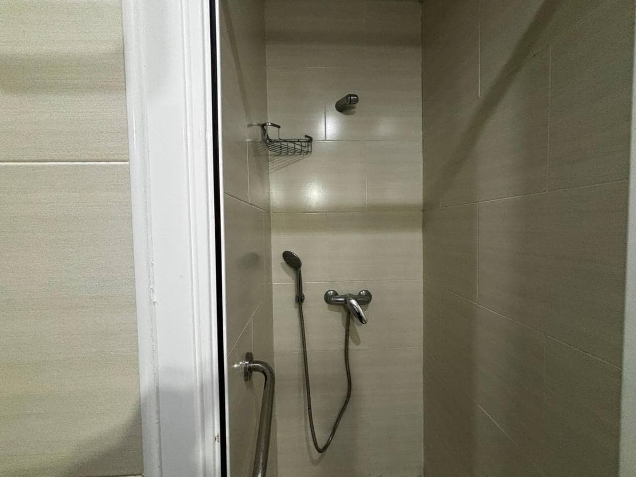 3 bedroom Flat for sale in L'Hospitalet de Llobregat - € 160,000 (Ref: 9470140)