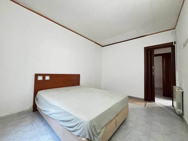 3 soverom Leilighet til salgs i L'Hospitalet de Llobregat - € 160 000 (Ref: 9470140)