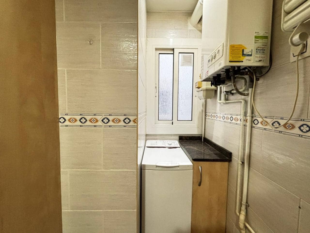 3 bedroom Flat for sale in L'Hospitalet de Llobregat - € 160,000 (Ref: 9470140)