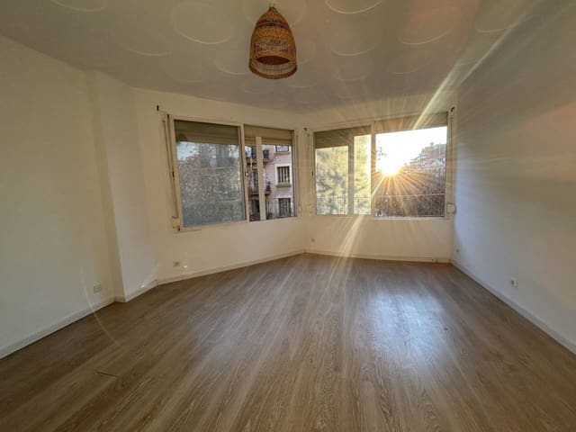 4 Zimmer Wohnung zu vermieten in Barcelona Stadt - 1.615 € (Ref: 9485055)