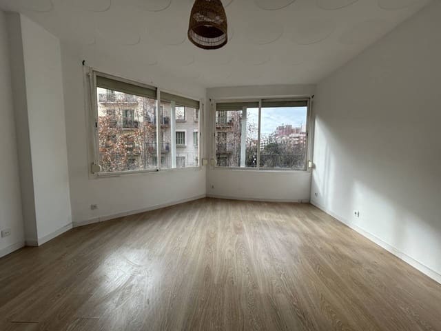 4 Zimmer Wohnung zu vermieten in Barcelona Stadt - 1.615 € (Ref: 9485055)
