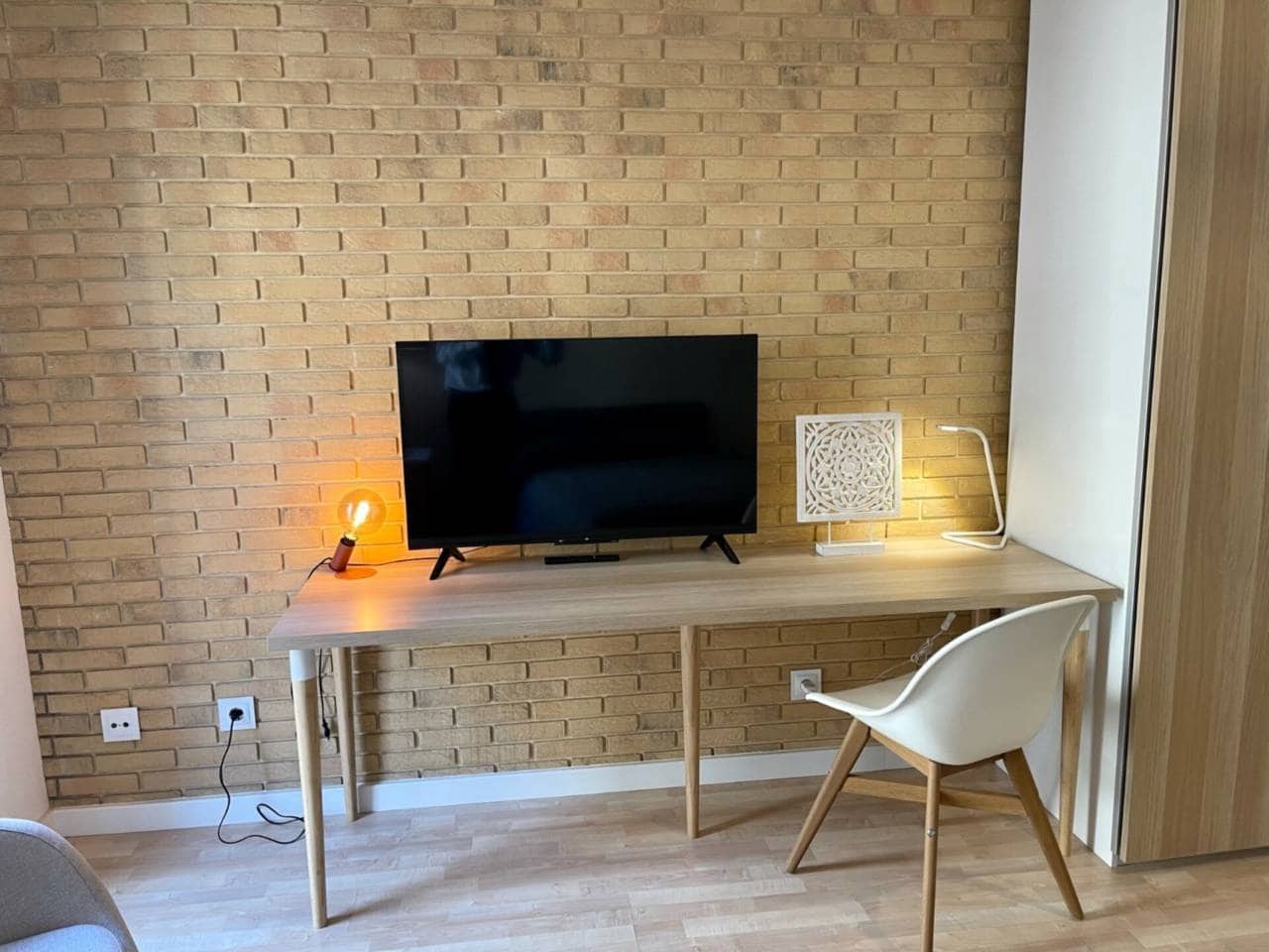 Penthouse for sale in Barcelona city - € 175,000 (Ref: 9488049)