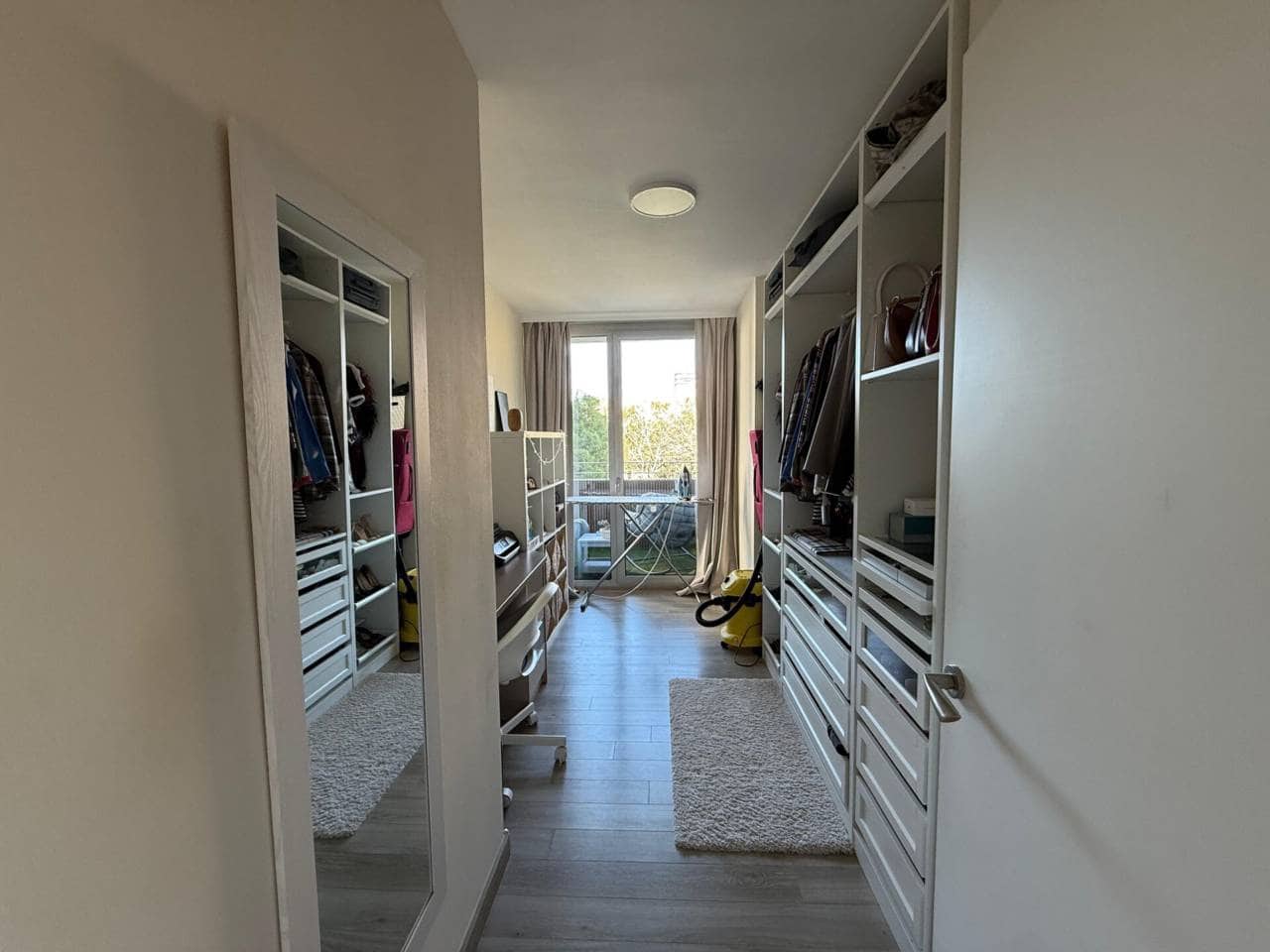 3 bedroom Flat for sale in Barcelona city - € 950,000 (Ref: 9496692)