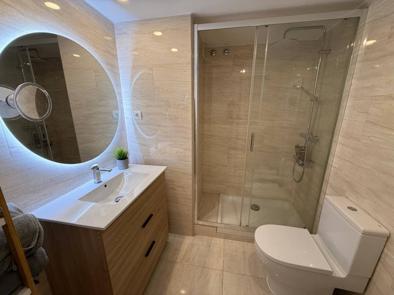 3 bedroom Flat for sale in Barcelona city - € 950,000 (Ref: 9496692)