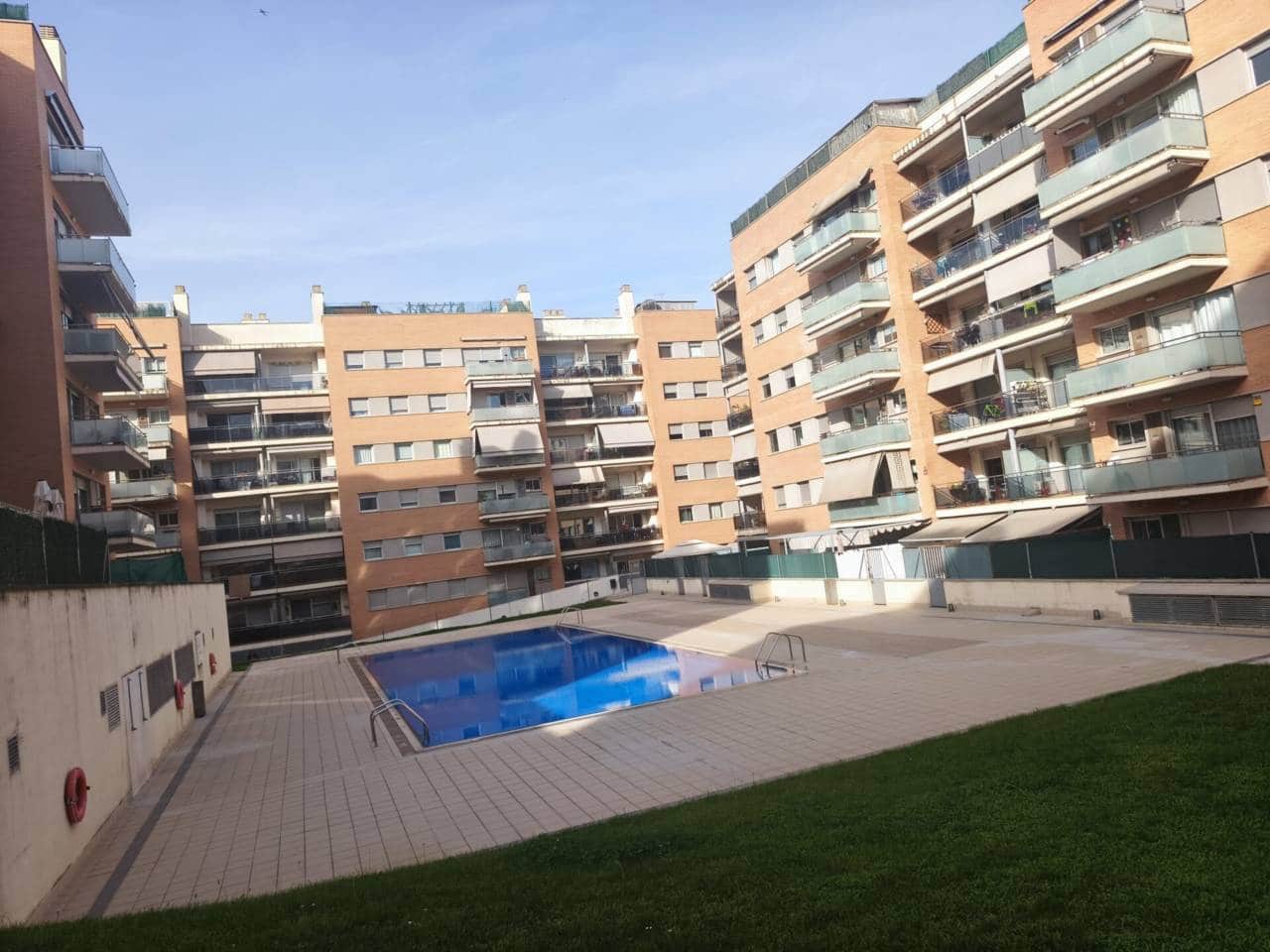 3 bedroom Penthouse for sale in Montornes del Valles with pool garage - € 329,000 (Ref: 9498037)