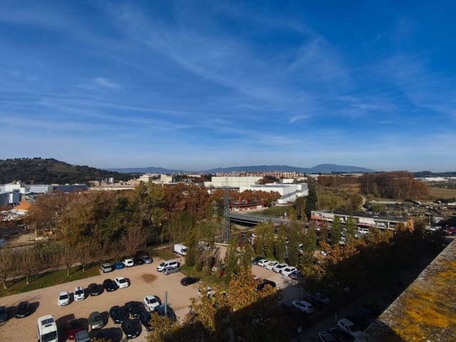 3 bedroom Penthouse for sale in Montornès del Vallès with pool garage - € 329,000 (Ref: 9498037)