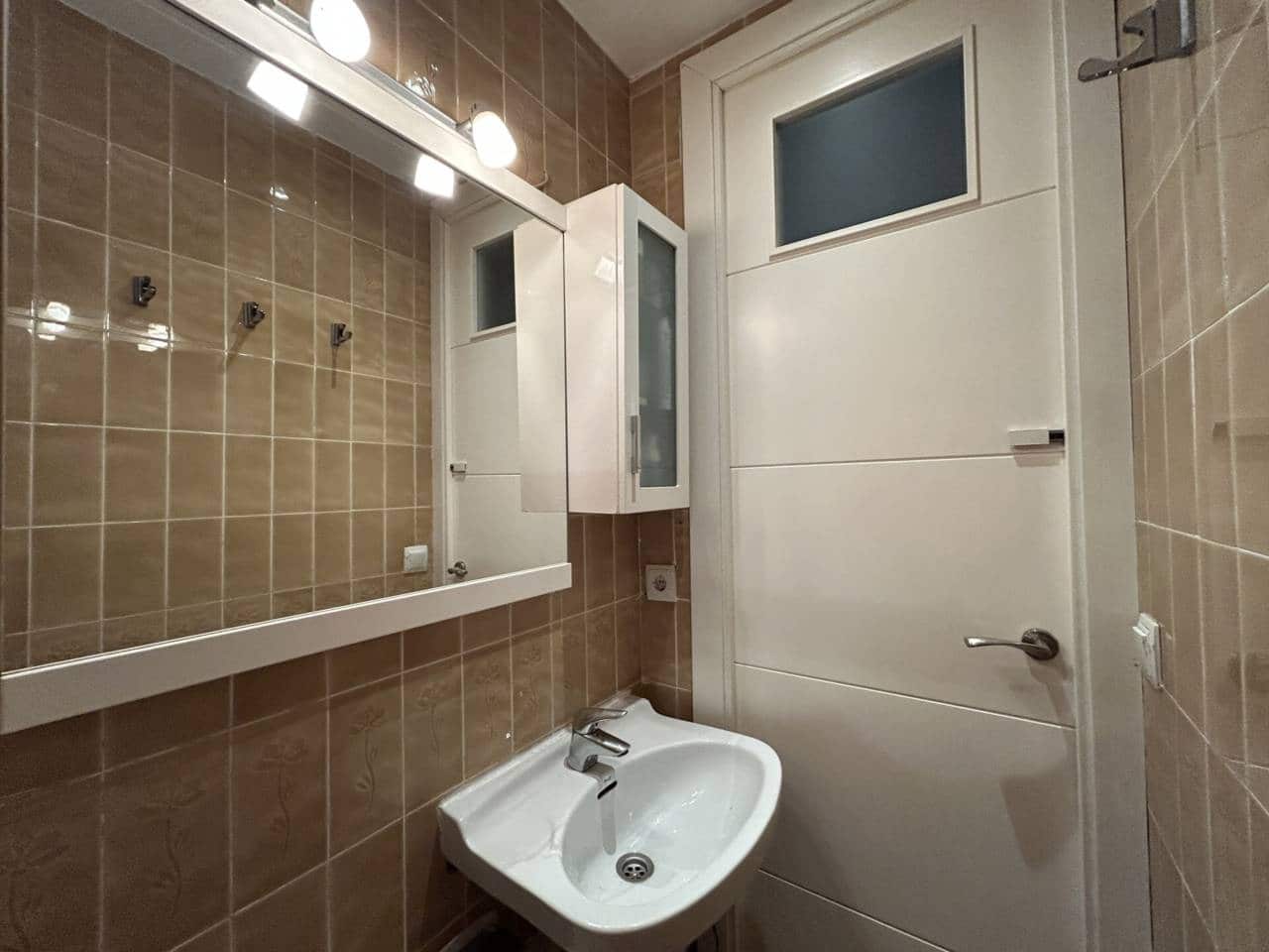 2 bedroom Flat for sale in Barcelona city - € 320,000 (Ref: 9498038)