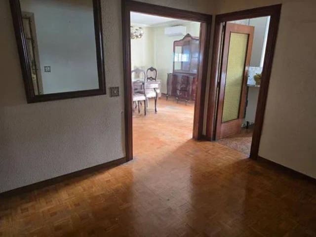 5 bedroom Flat for sale in La Vila de Gràcia, Barcelona city - € 890,000 (Ref: 9503715)