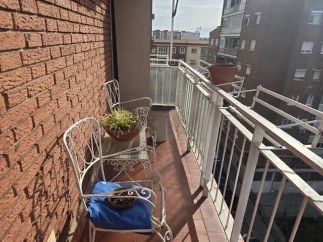 5 bedroom Flat for sale in La Vila de Gràcia, Barcelona city - € 890,000 (Ref: 9503715)