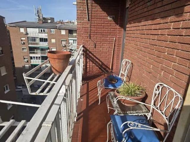 5 bedroom Flat for sale in La Vila de Gràcia, Barcelona city - € 890,000 (Ref: 9503715)