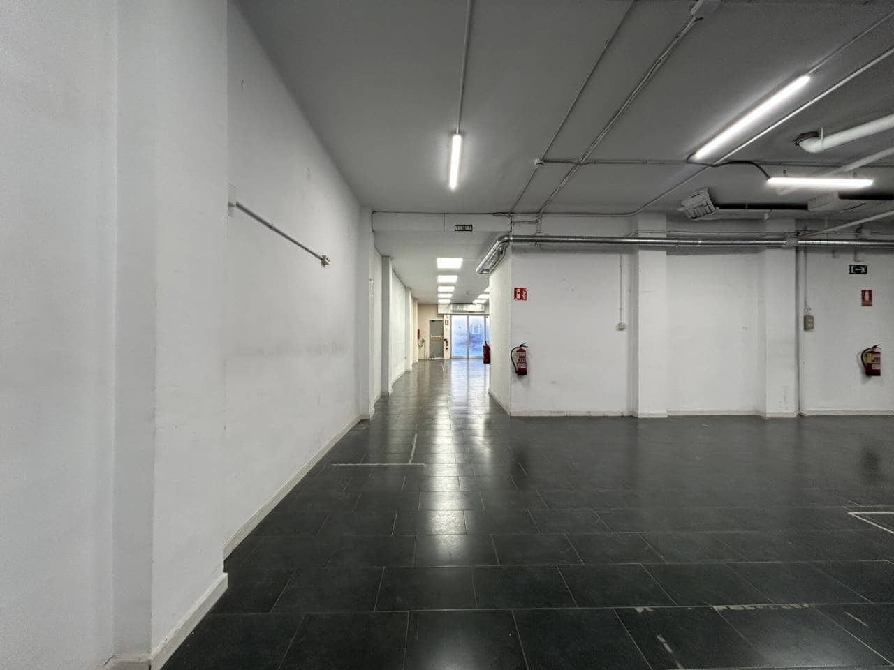 Erhverv til leje i Barcelona by - € 2.200 (Ref: 9535399)