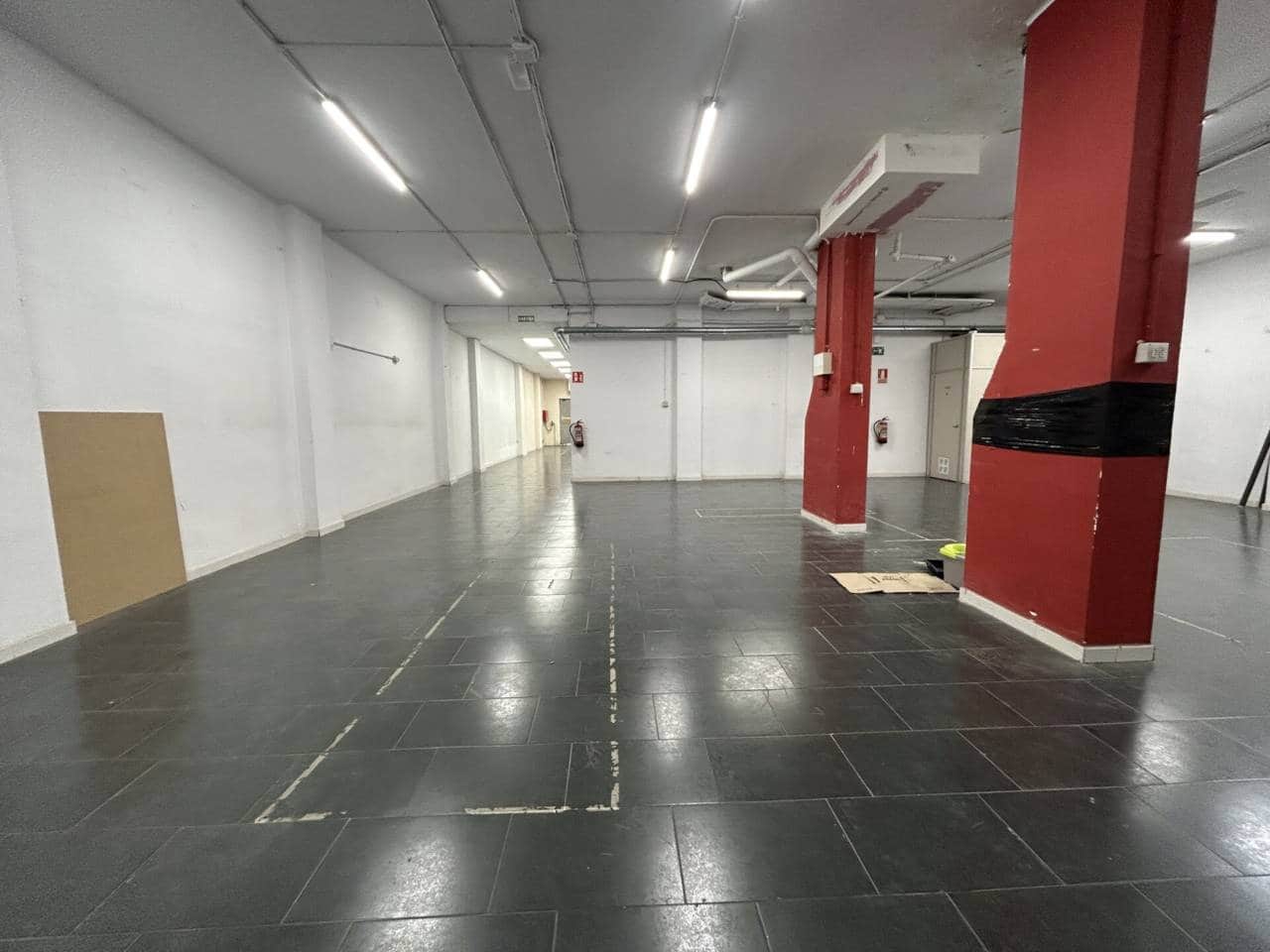 Erhverv til leje i Barcelona by - € 2.200 (Ref: 9535399)