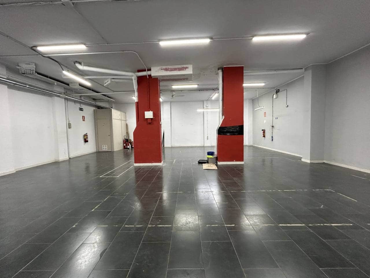 Erhverv til leje i Barcelona by - € 2.200 (Ref: 9535399)