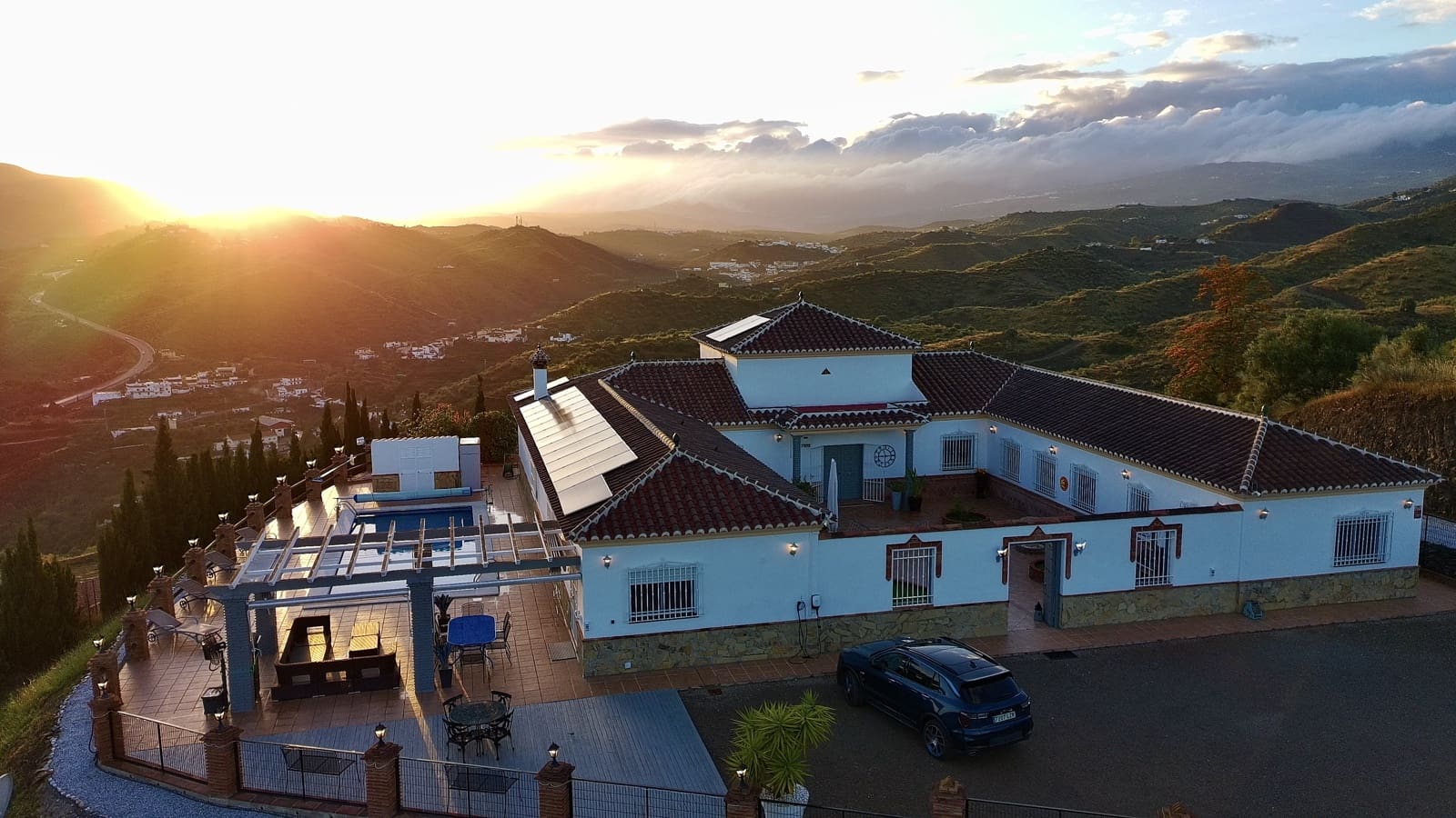 4 quarto Moradia para venda em Canillas de Aceituno com piscina garagem - 949 000 € (Ref: 10019682)