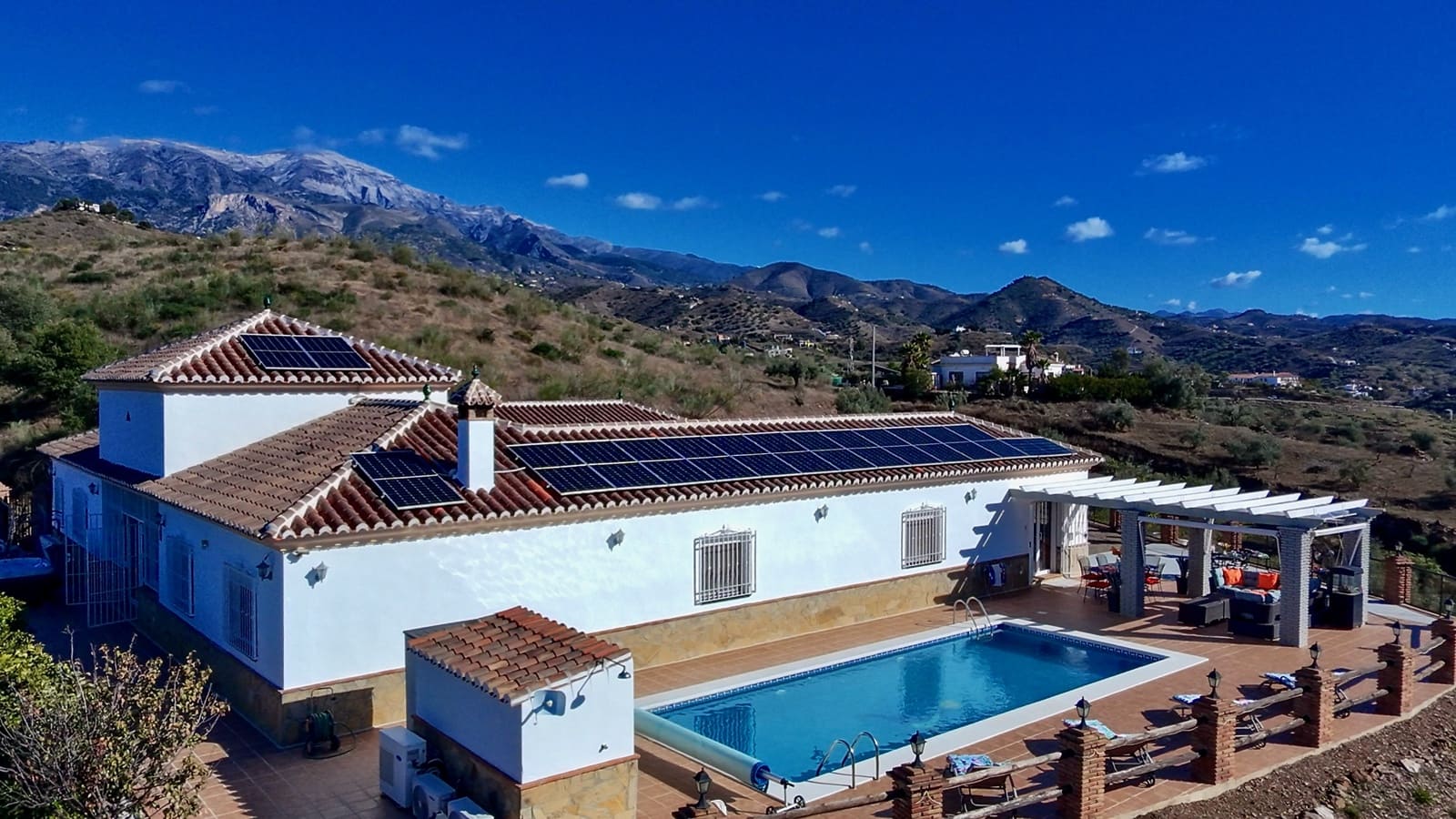 4 quarto Moradia para venda em Canillas de Aceituno com piscina garagem - 949 000 € (Ref: 10019682)