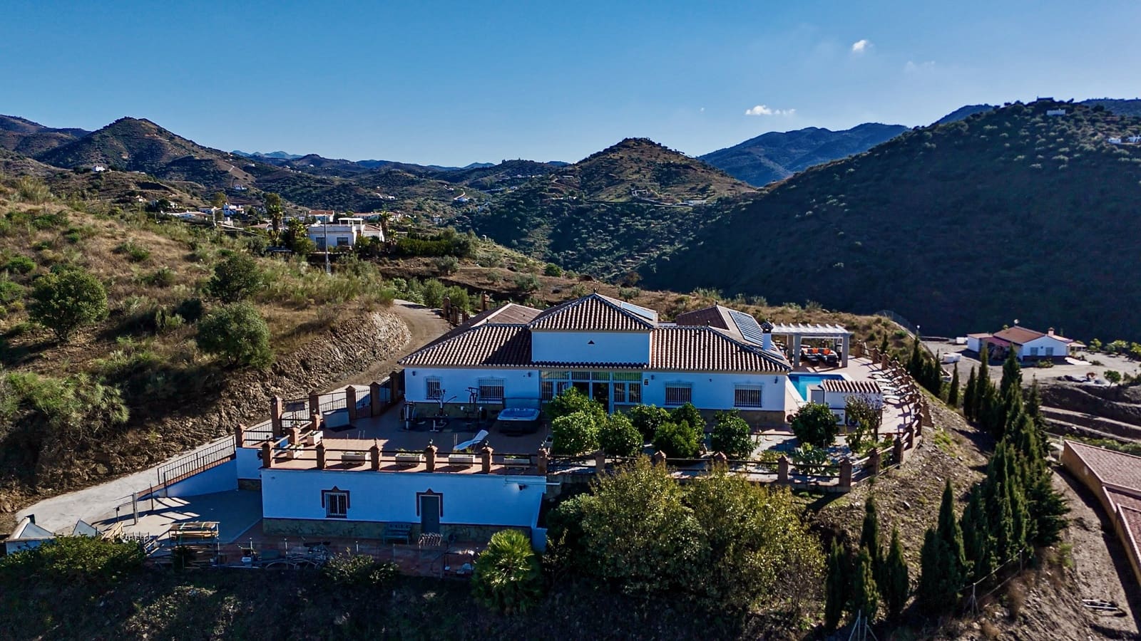 4 quarto Moradia para venda em Canillas de Aceituno com piscina garagem - 949 000 € (Ref: 10019682)