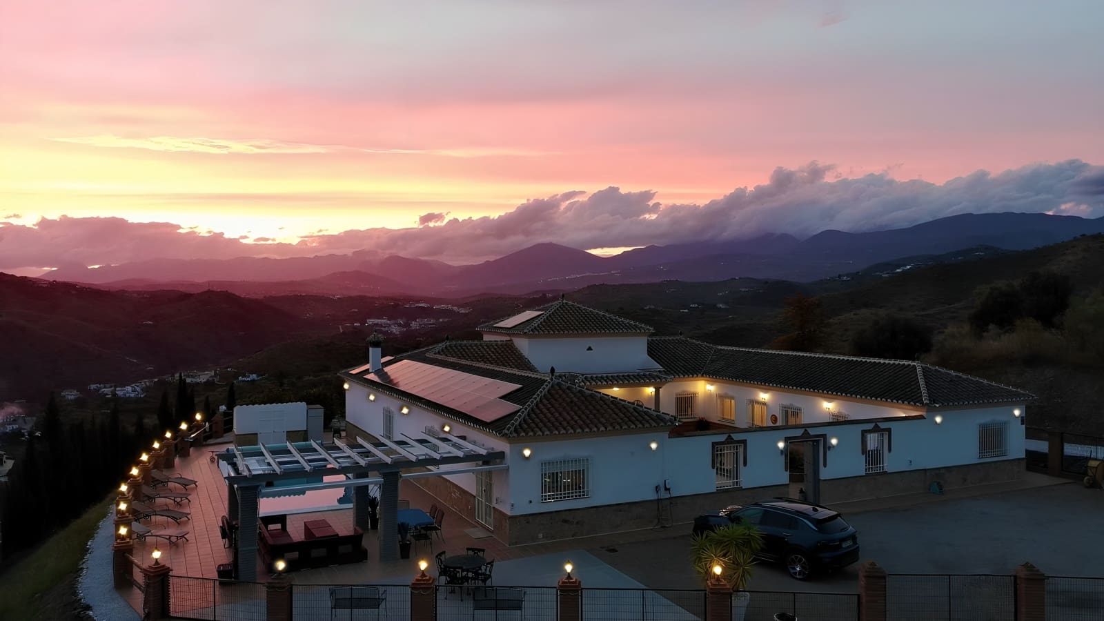 4 quarto Moradia para venda em Canillas de Aceituno com piscina garagem - 949 000 € (Ref: 10019682)