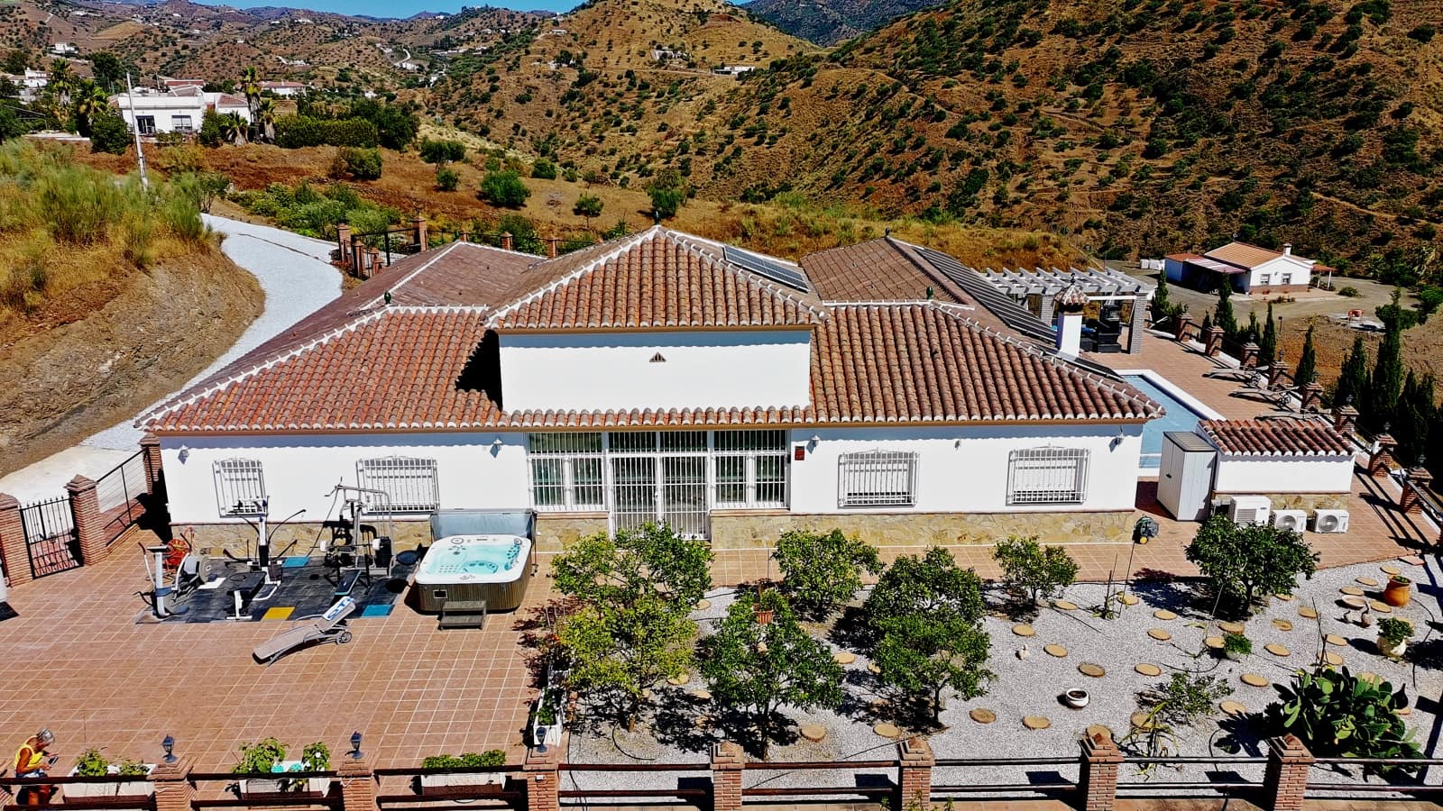 4 quarto Moradia para venda em Canillas de Aceituno com piscina garagem - 949 000 € (Ref: 10019682)