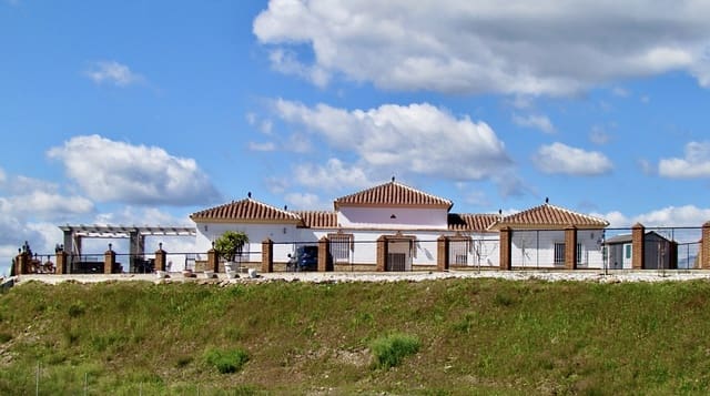 4 chambre Villa/Maison à vendre à Canillas de Aceituno avec piscine garage - 995 000 € (Ref: 9444578)