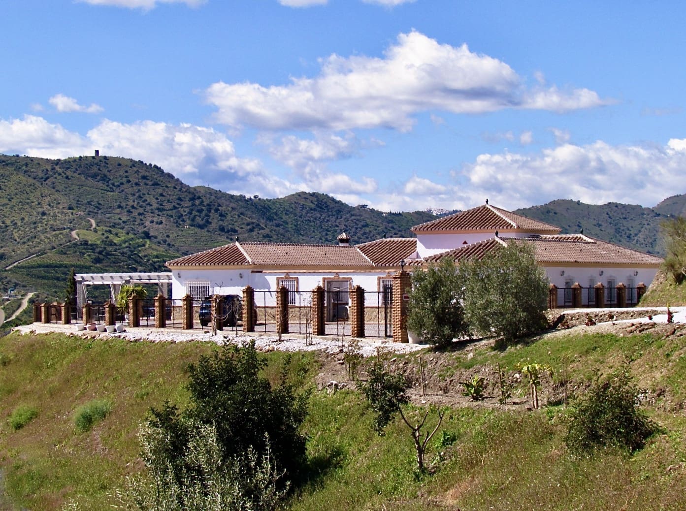 4 bedroom Villa for sale in Canillas de Aceituno with pool garage - € 995,000 (Ref: 9691449)