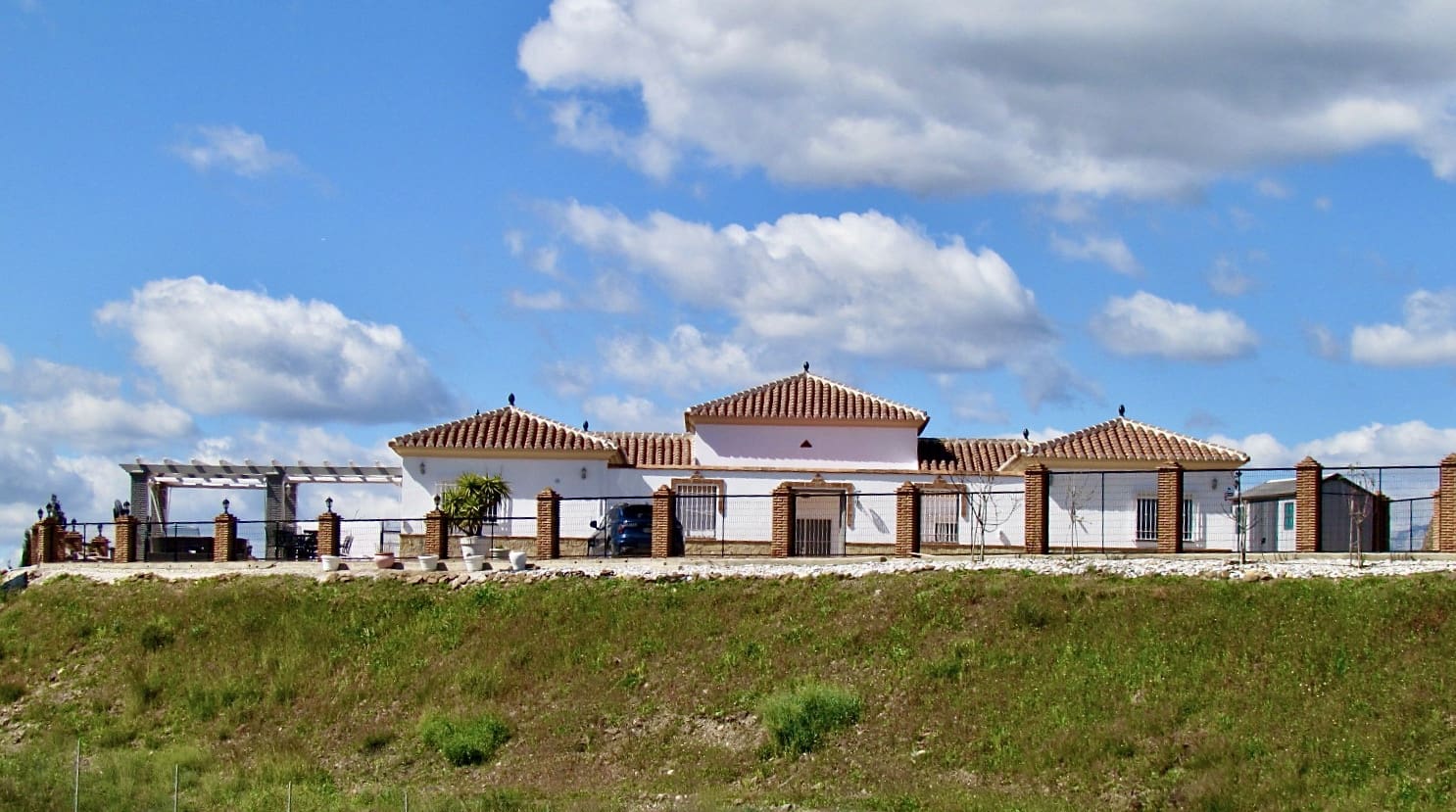 4 bedroom Villa for sale in Canillas de Aceituno with pool garage - € 995,000 (Ref: 9691449)