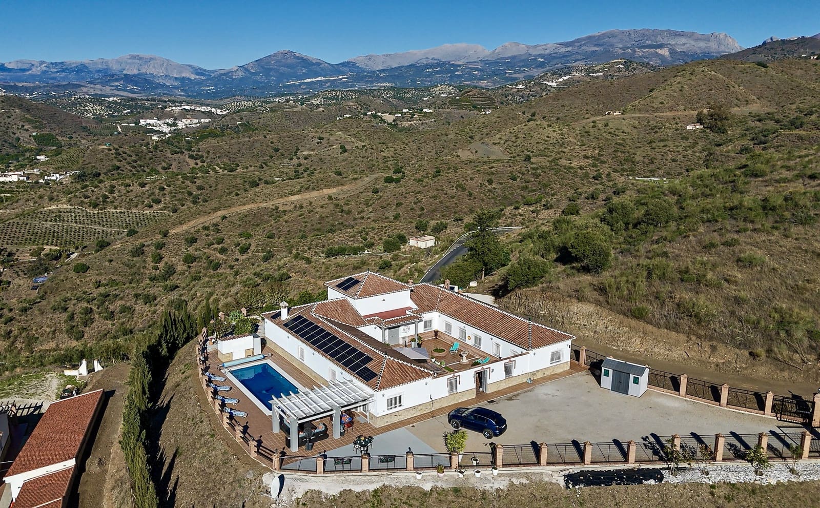 4 bedroom Villa for sale in Canillas de Aceituno with pool garage - € 995,000 (Ref: 9691449)