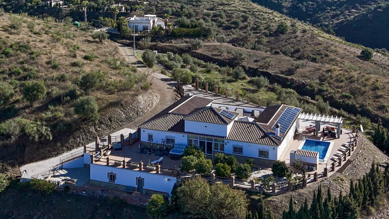 4 bedroom Villa for sale in Canillas de Aceituno with pool garage - € 995,000 (Ref: 9691449)