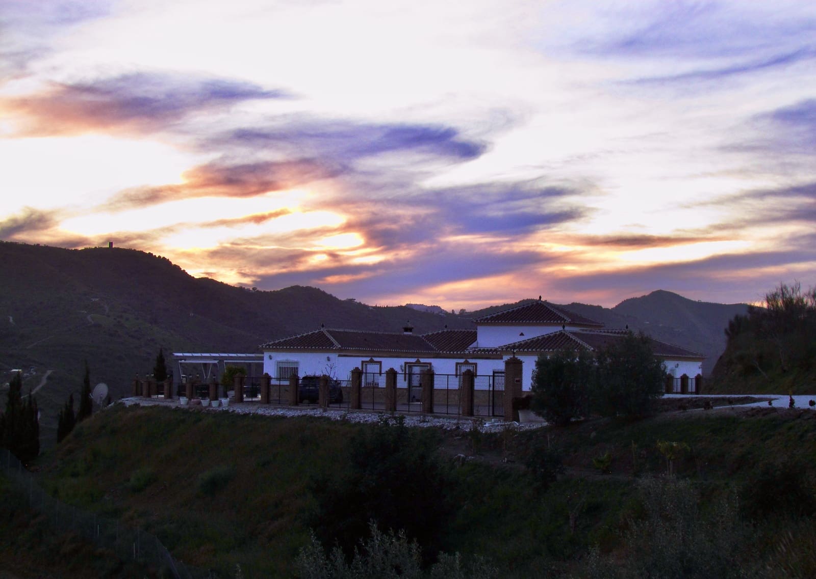 4 bedroom Villa for sale in Canillas de Aceituno with pool garage - € 995,000 (Ref: 9691449)