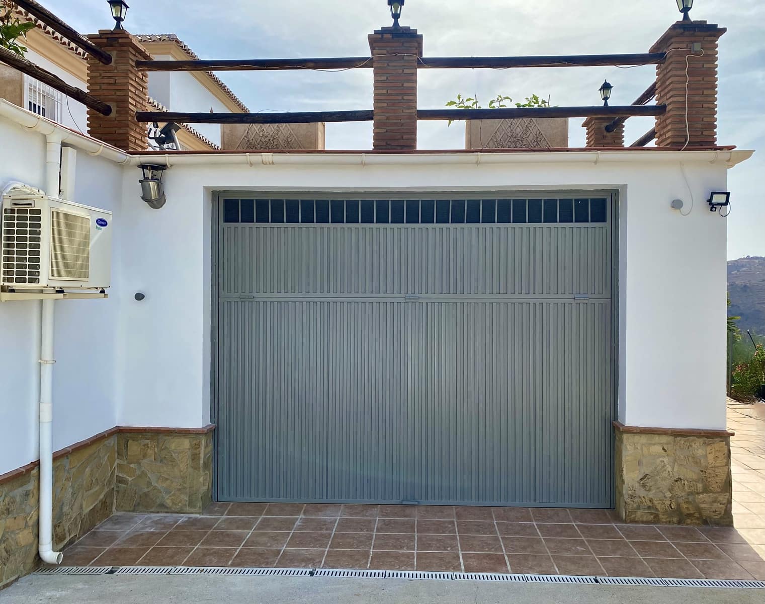 4 bedroom Villa for sale in Canillas de Aceituno with pool garage - € 995,000 (Ref: 9691449)