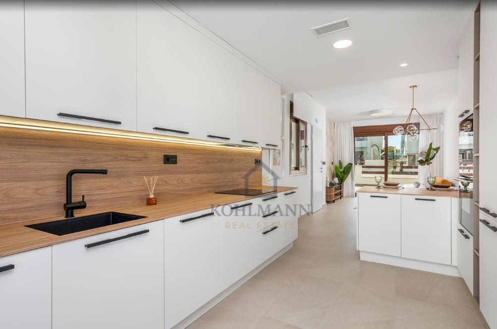 2 chambre Appartement à vendre à Torrevieja avec piscine garage - 285 000 € (Ref: 9583193)