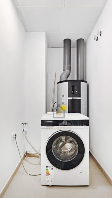 2 Zimmer Apartment zu verkaufen in La Veleta mit Pool Garage - 370.000 € (Ref: 9583454)