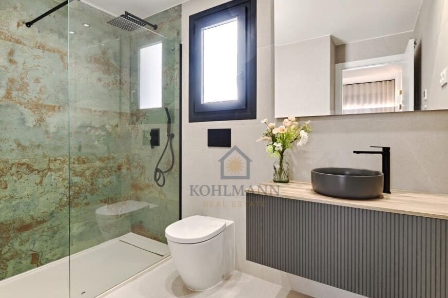 2 Zimmer Apartment zu verkaufen in La Veleta mit Pool Garage - 370.000 € (Ref: 9583454)