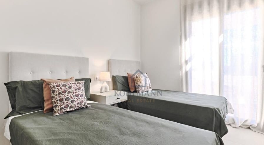 2 Zimmer Apartment zu verkaufen in La Veleta mit Pool Garage - 370.000 € (Ref: 9583454)