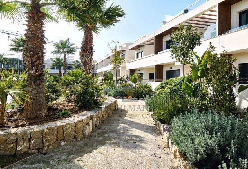 2 Zimmer Apartment zu verkaufen in La Veleta mit Pool Garage - 370.000 € (Ref: 9583454)