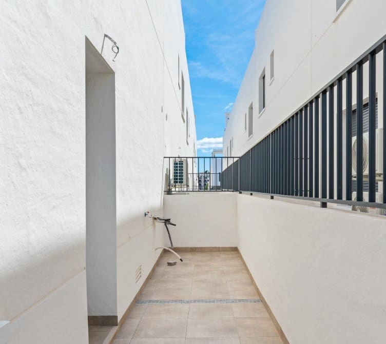 2 chambre Bungalow à vendre à San Miguel de Salinas avec piscine - 199 000 € (Ref: 9588224)