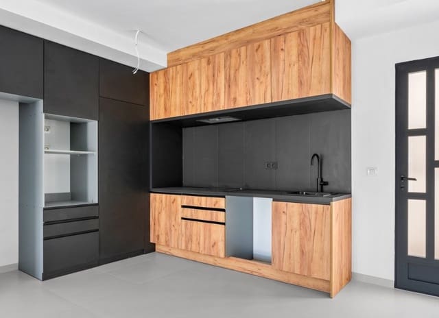 Bungalow de 2 habitaciones en San Miguel de Salinas en venta con piscina - 199.000 € (Ref: 9588224)