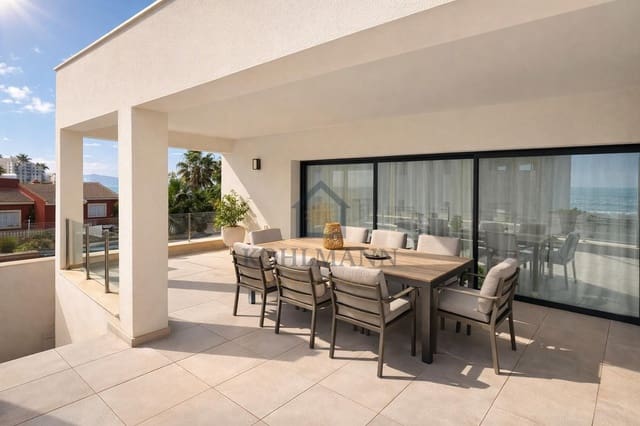 Casa de 5 habitaciones en La Veleta, Torrevieja en venta con piscina - 1.490.000 € (Ref: 9628259)